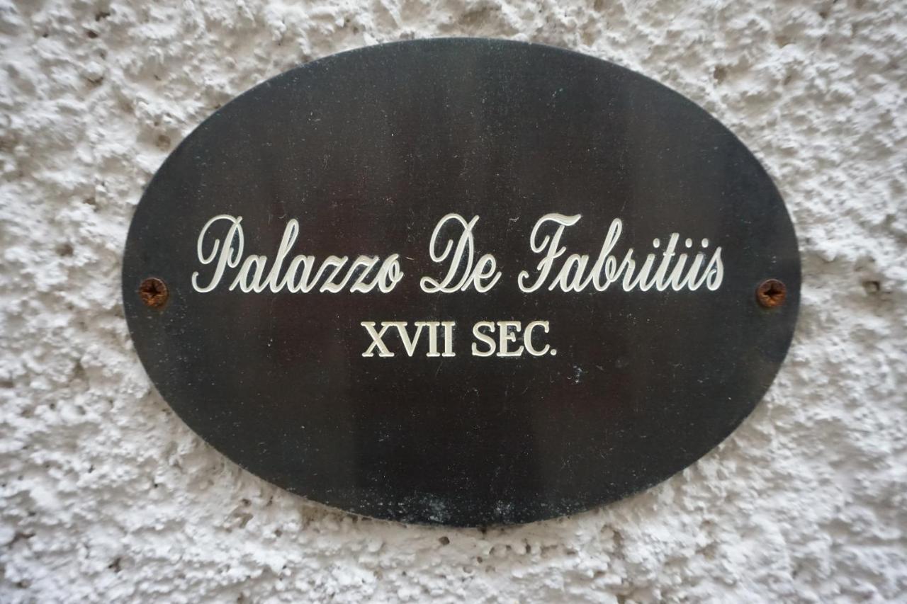 Palazzo De Fabritiis Bed and Breakfast Rosciano  Exteriör bild