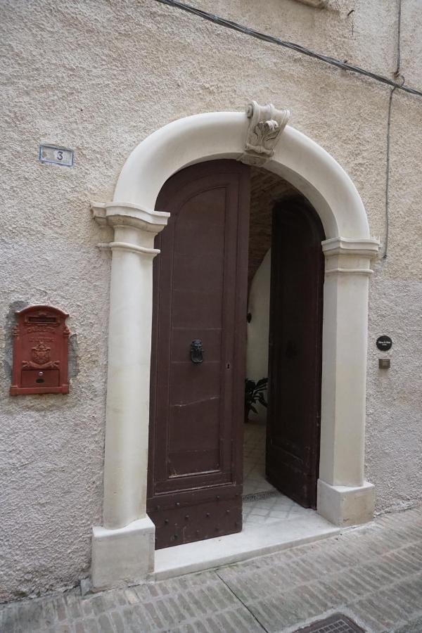 Palazzo De Fabritiis Bed and Breakfast Rosciano  Exteriör bild